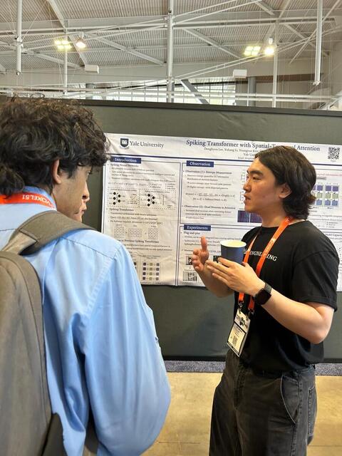 Donghyun Lee (right) presenting his paper at CVPR'25.